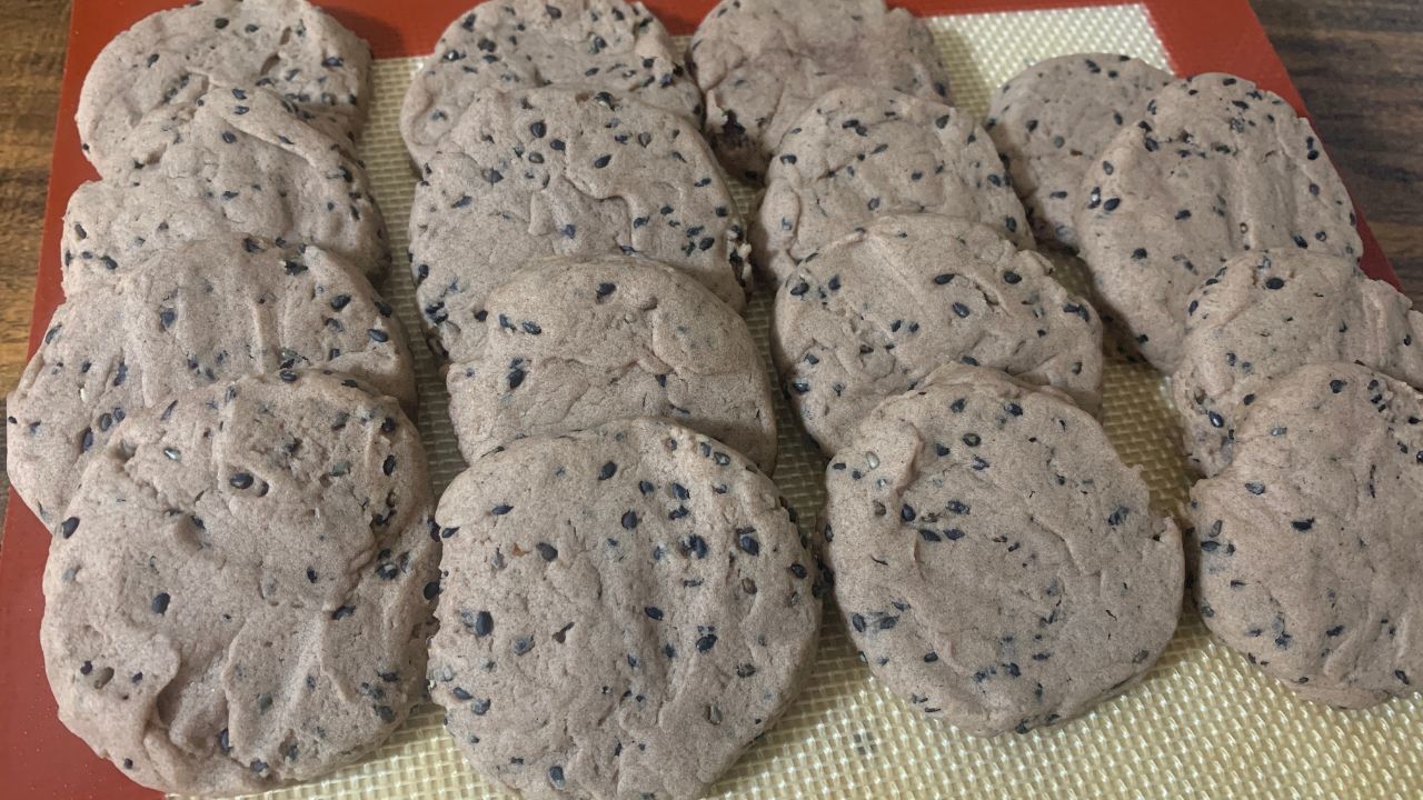 栄養面でもばっちり！ごまあんこクッキー