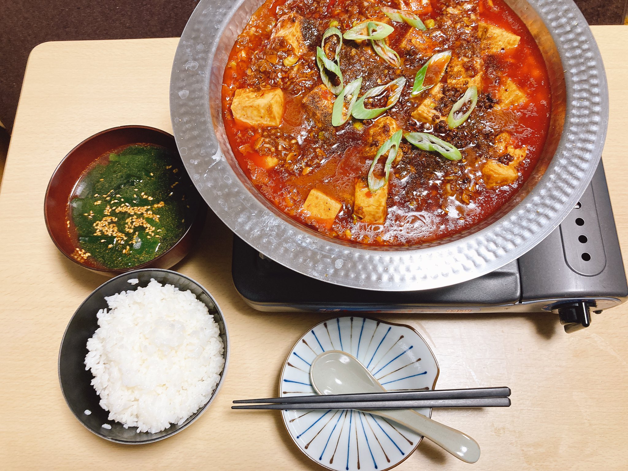 【料理】鍋でぐつぐついってる麻婆豆腐が食べたい！