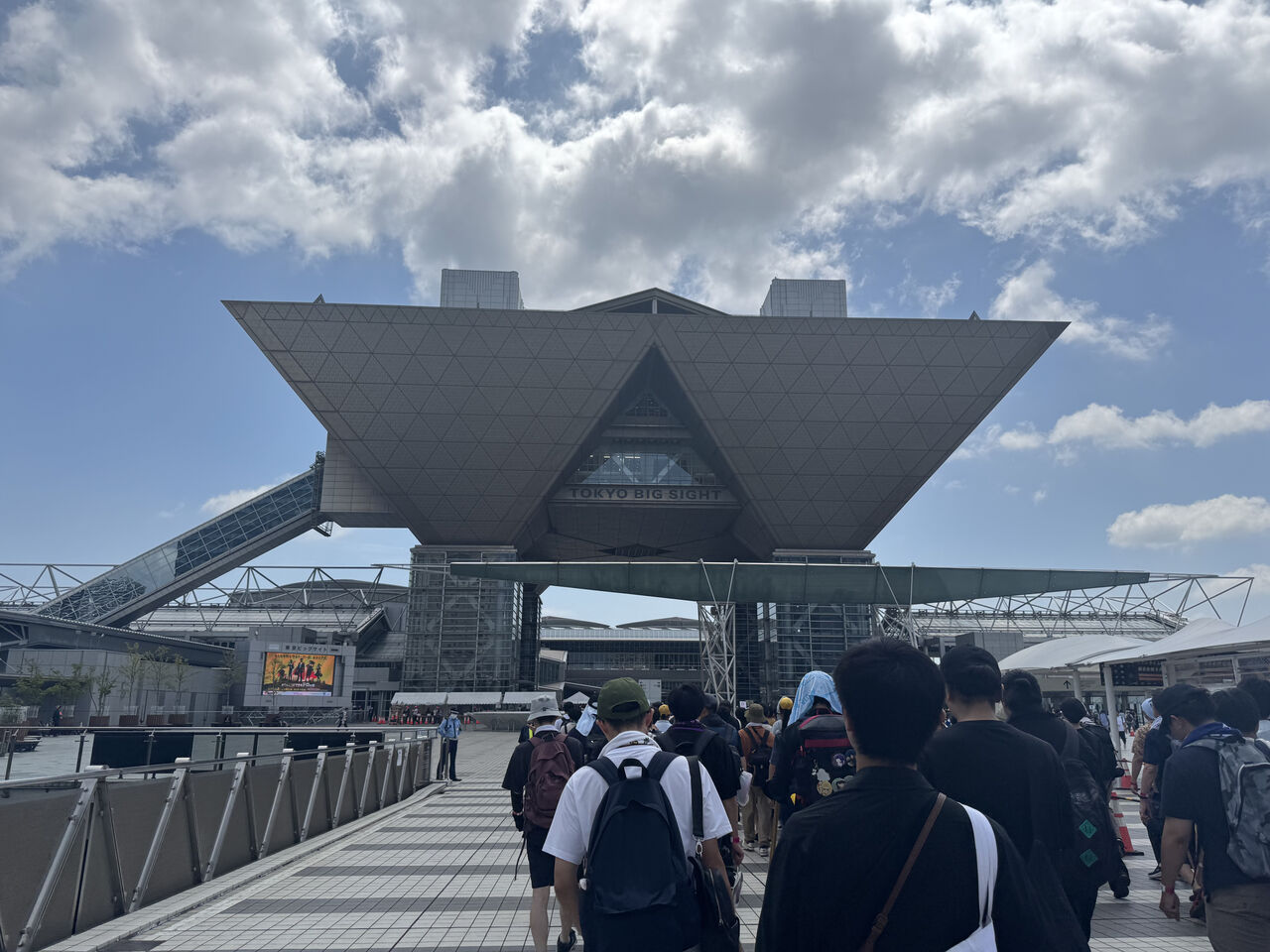 人生初めてのコミケに行ってきた話